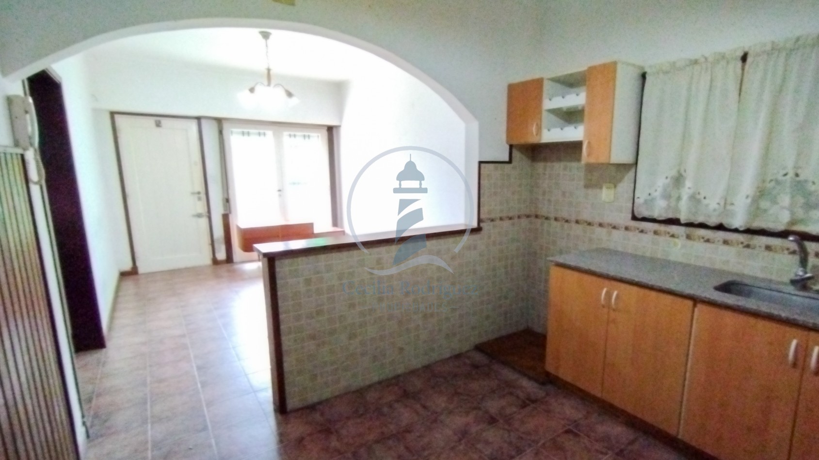 Casa 3 amb. con quincho + monoambiente independiente - En lote propio