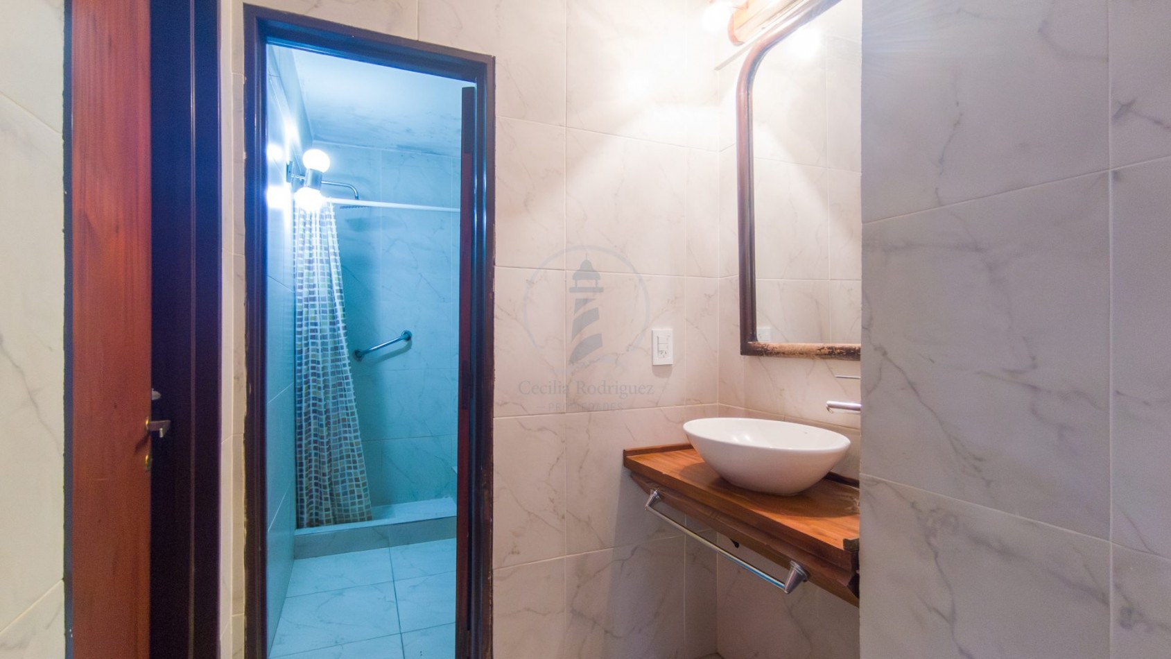 Amplio Dpto. de 2 amb.| Patio cubierto y descubierto | Zona Aldrey 