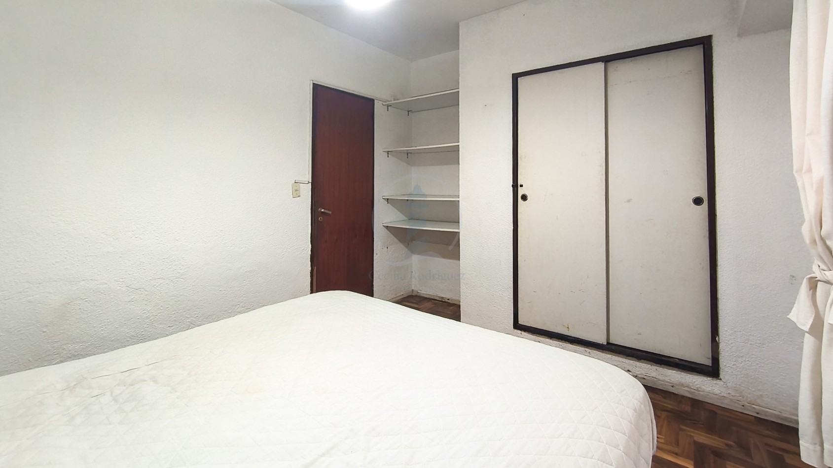 Amplio Dpto. de 2 amb.| Patio cubierto y descubierto | Zona Aldrey 