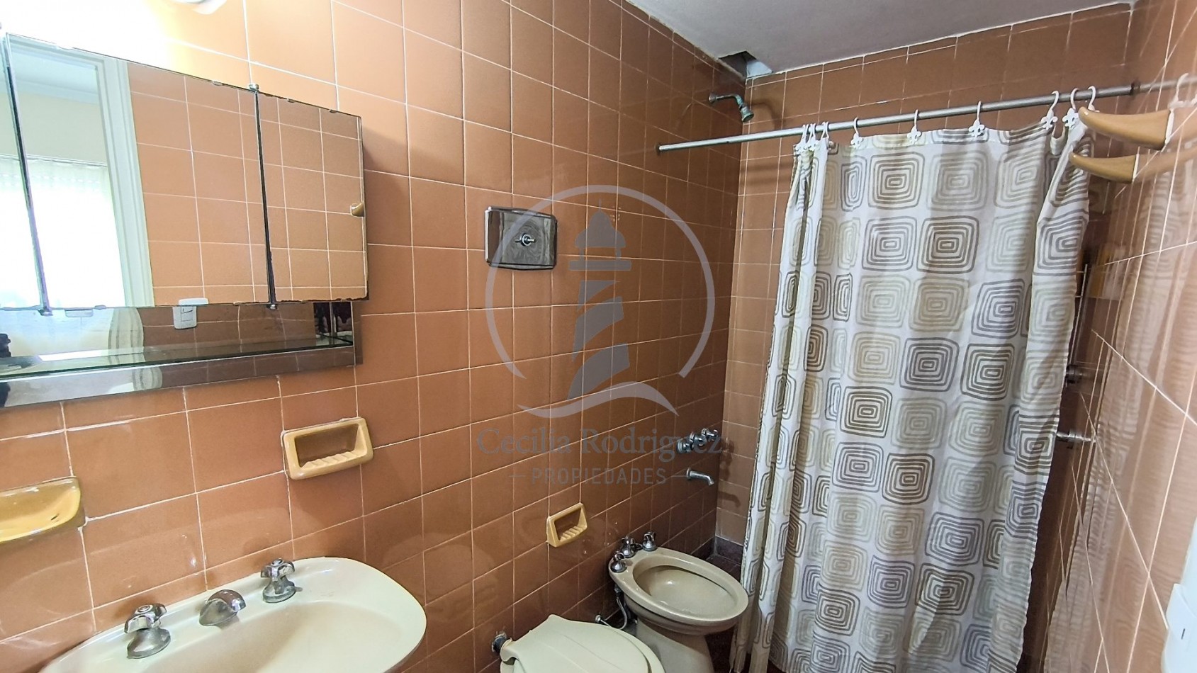 Alquiler Temporario Chalet 4 Dormitorios con Parque y Garage | Mar del Plata