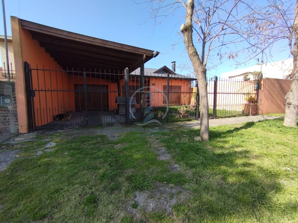 Chalet 3 Amb. c/cochera en una planta + PH al fondo de 3 Amb.